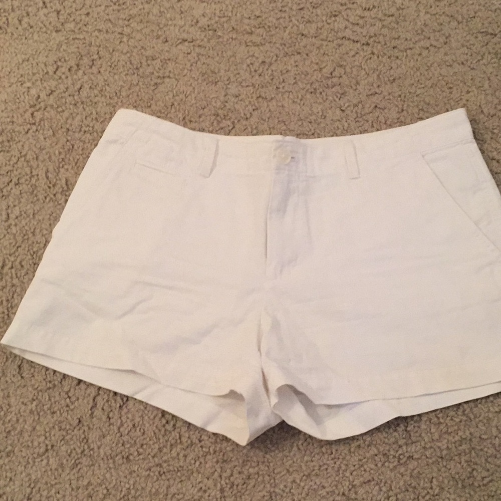 GAP white shorts